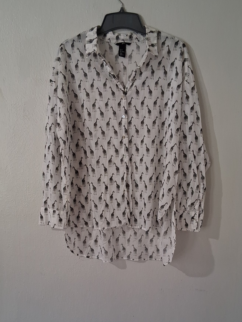 Lightweight White Giraffe-Print Shell Button-Up Blouse